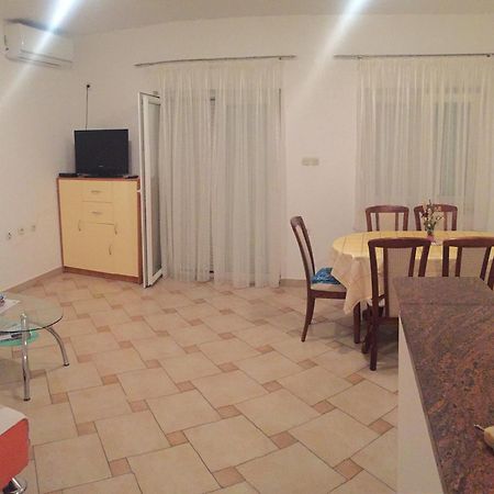Apartments Vidovic Povljana Rum bild